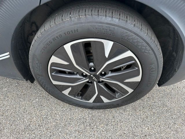 2024 Kia EV6 Light SUV