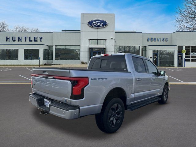 2022 Ford F-150 Lightning Lariat Truck SuperCrew Cab