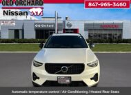 2025 Volvo XC40 B5 Plus Dark Theme SUV