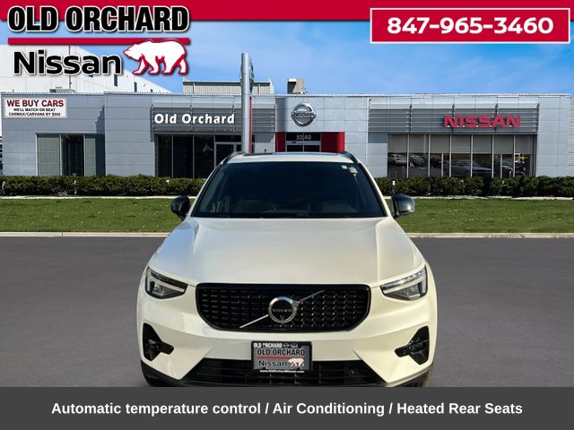 2025 Volvo XC40 B5 Plus Dark Theme SUV