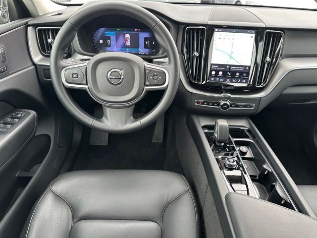 2025 Volvo XC60 B5 Core SUV
