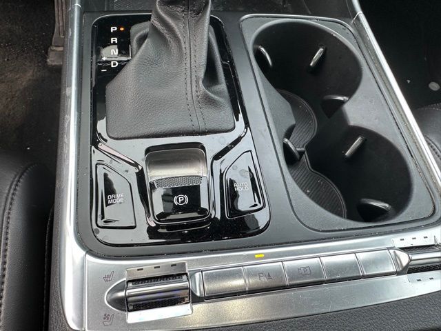 2025 Kia Carnival SX Van Passenger Van