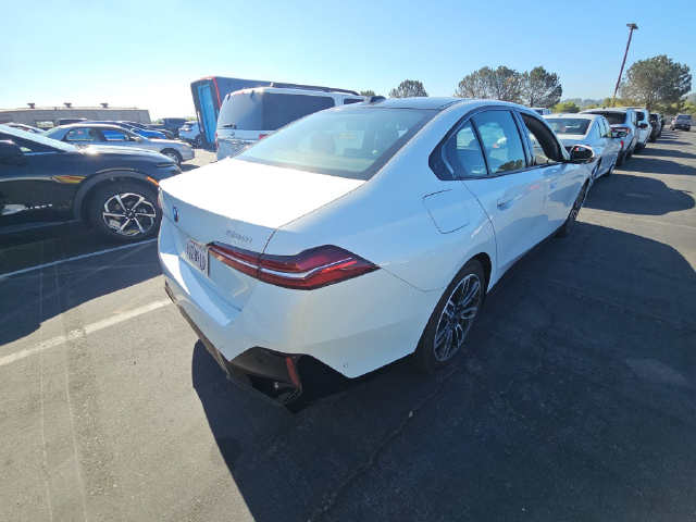 2026 BMW 530i 530i xDrive Sedan