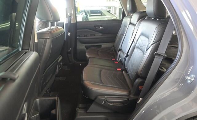 2023 Nissan Pathfinder Platinum SUV