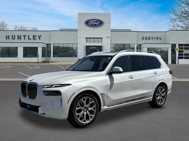 2025 BMW X7 xDrive40i's photo
