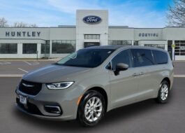 2023 Chrysler Pacifica Touring L Van Passenger Van
