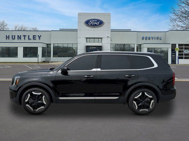 2023 Kia Telluride S SUV