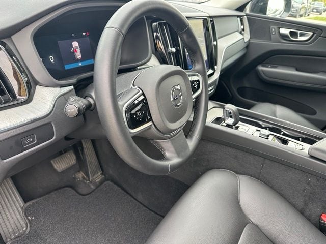 2025 Volvo XC60 B5 Plus SUV