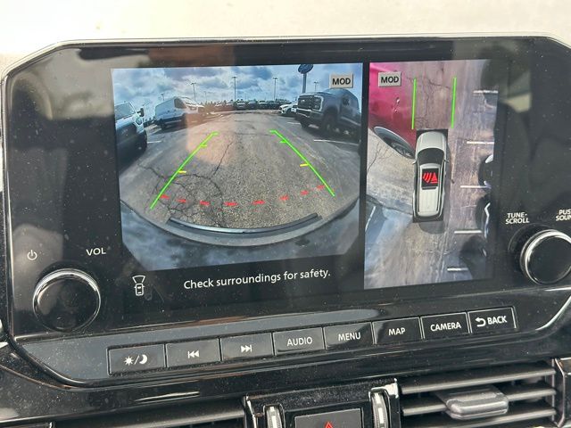 2023 Nissan Pathfinder SL SUV