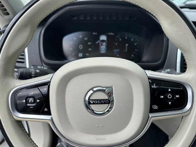 2020 Volvo XC90 T6 Momentum SUV