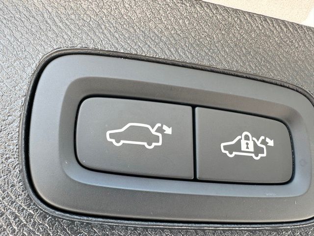 2025 Volvo XC90 B6 Plus 7-Seater SUV