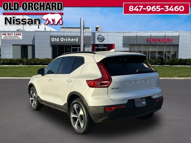 2025 Volvo XC40 B5 Plus Dark Theme SUV