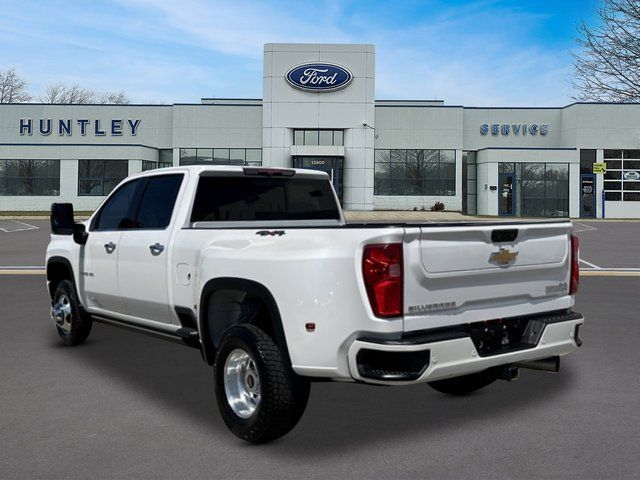 2022 Chevrolet Silverado 3500 HD High Country Truck Crew Cab