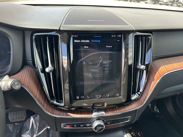 2024 Volvo XC60 plug-in hybrid Ultimate SUV