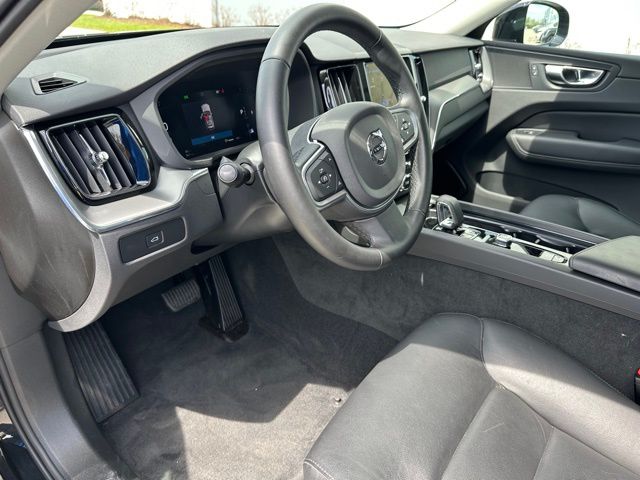 2025 Volvo XC60 B5 Core SUV