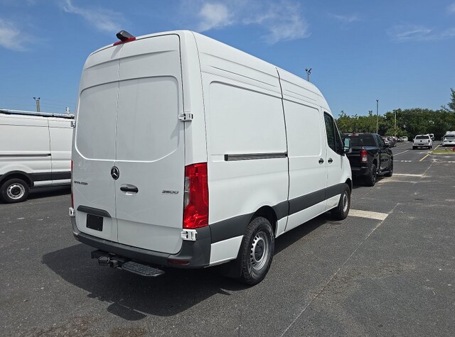 2025 Mercedes-Benz Sprinter 2500 Cargo 144 WB Van Cargo Van