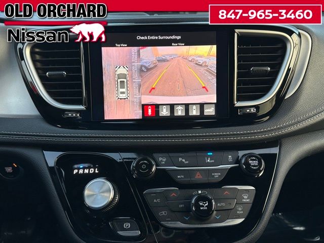 2024 Chrysler Pacifica Plug-In Hybrid Select Van Passenger Van