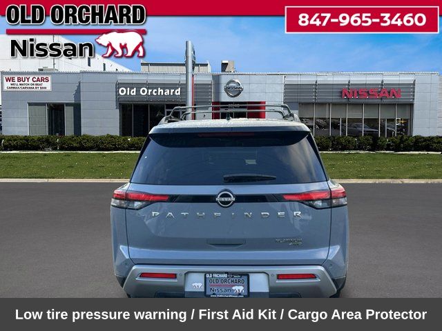 2022 Nissan Pathfinder Platinum SUV