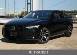 2024 Volvo S60 B5 Core Dark Theme Sedan