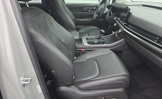 2025 Kia Carnival SX Van Passenger Van