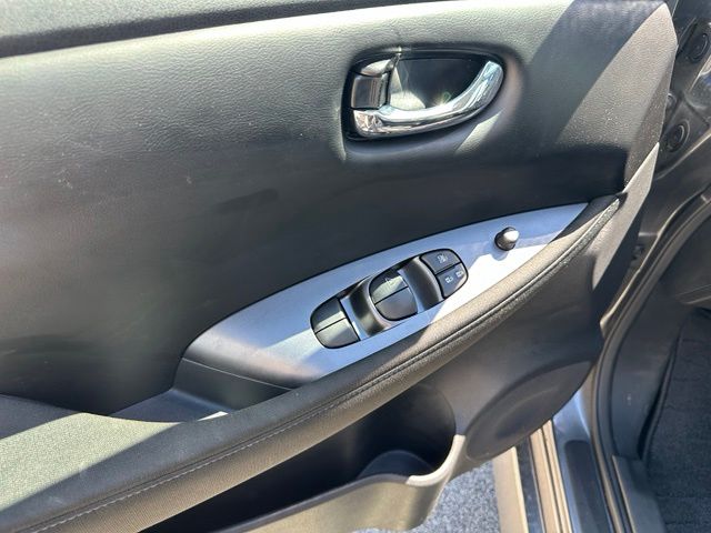 2025 Nissan LEAF S Hatchback
