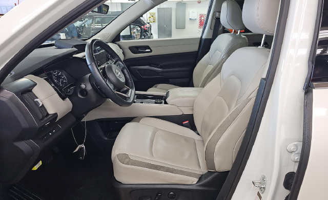 2024 Nissan Pathfinder SL SUV
