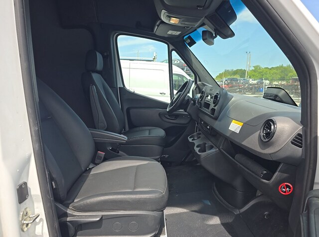 2025 Mercedes-Benz Sprinter 2500 Cargo 144 WB Van Cargo Van