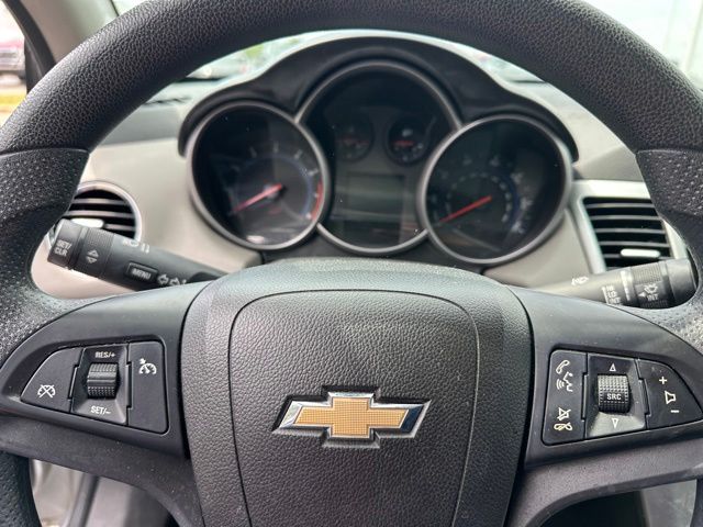 2014 Chevrolet Cruze LS Sedan