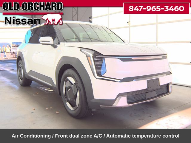 Used 2024 Kia EV9 Light L/R with VIN KNDAB5S11R6034380 for sale in Skokie, IL