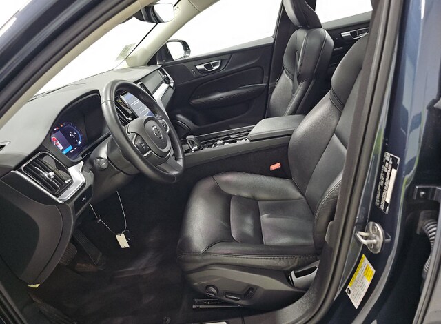 2024 Volvo S60 B5 Core Dark Theme Sedan