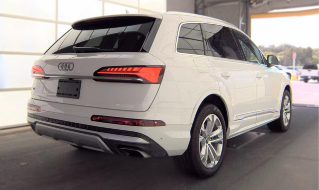 2025 Audi Q7 55 Premium Plus SUV