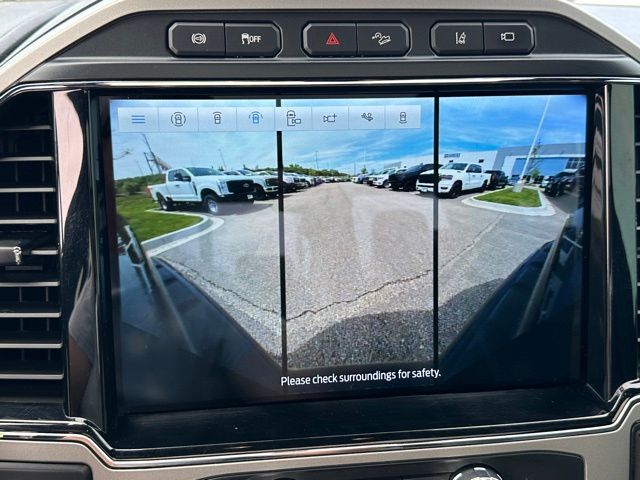 2022 Ford F-350 Lariat Truck Crew Cab