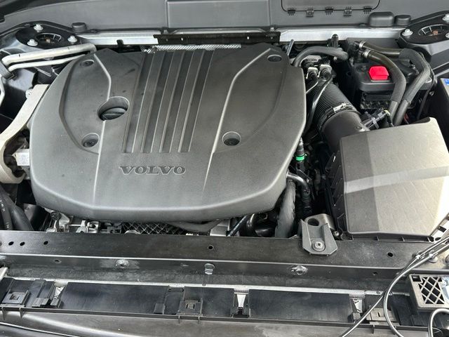 2024 Volvo XC60 B5 Plus Dark Theme SUV