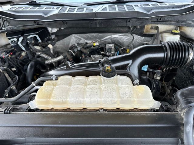 2022 Ford F-150 XLT Truck SuperCrew Cab