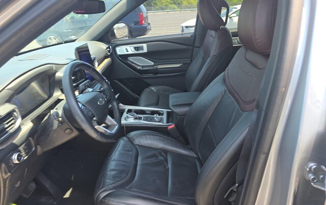 2022 Ford Explorer Platinum SUV