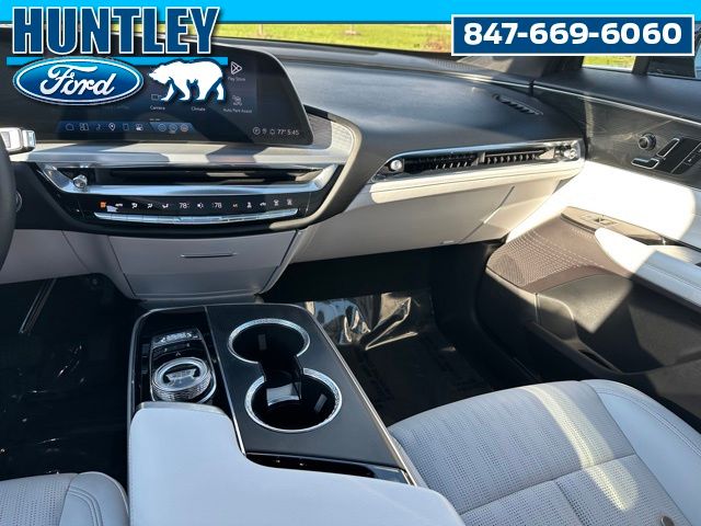 2024 CADILLAC LYRIQ Luxury SUV