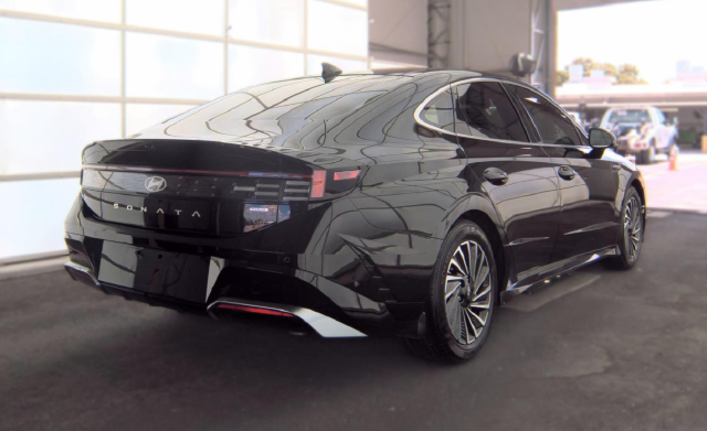 2024 Hyundai Sonata Hybrid Limited Sedan