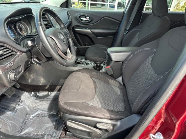 2019 Jeep Cherokee Latitude SUV