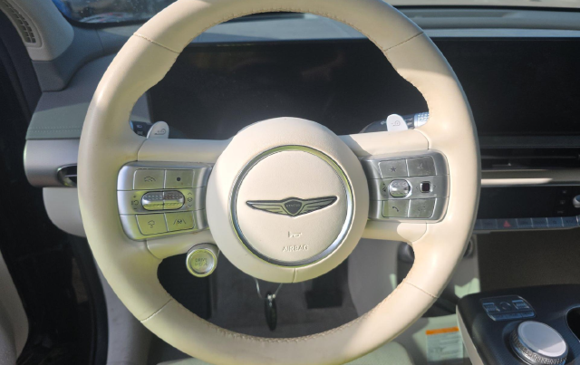 2023 Genesis GV60 Advanced SUV