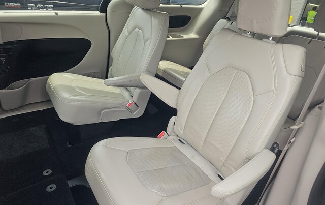 2019 Chrysler Pacifica Touring L Plus Van Passenger Van