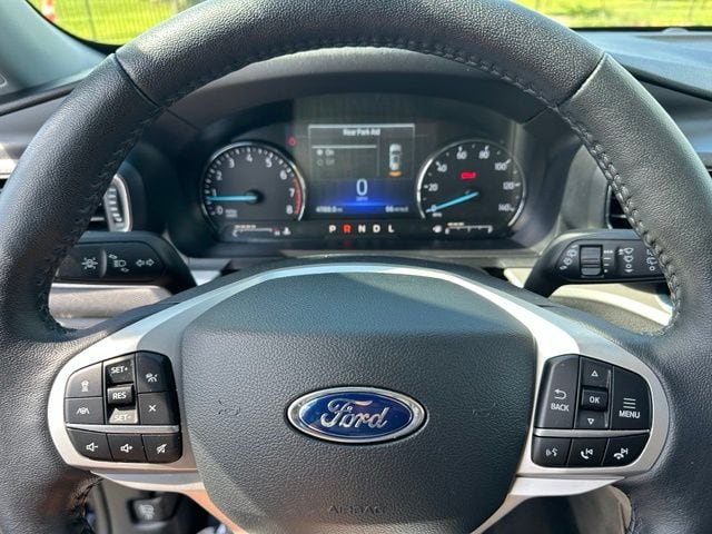 2023 Ford Explorer XLT SUV