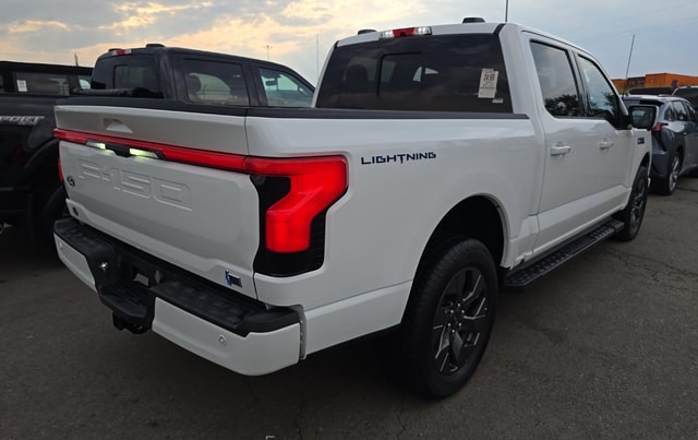 2024 Ford F-150 Lightning Lariat Truck SuperCrew Cab