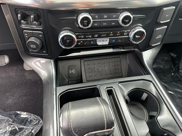 2023 Ford F-150 Lariat Truck SuperCrew Cab