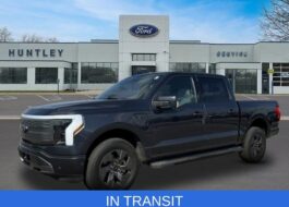 2022 Ford F-150 Lightning Lariat Truck SuperCrew Cab