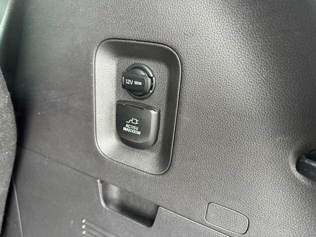 2025 Kia Carnival SX Van Passenger Van