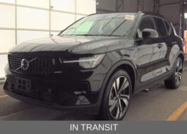2025 Volvo XC40 B5 Plus Dark Theme SUV