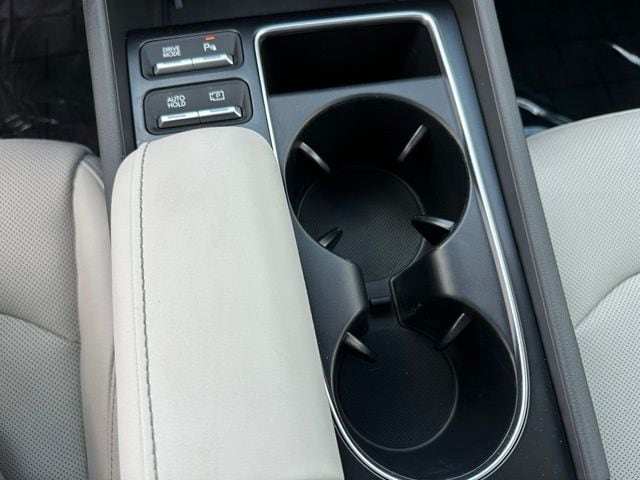 2025 Hyundai Sonata Hybrid Limited Sedan