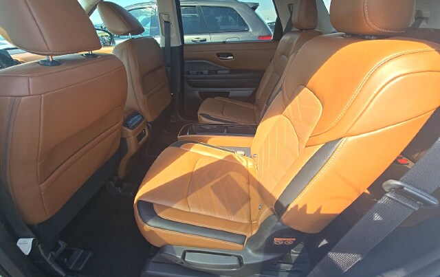 2024 Nissan Pathfinder Platinum SUV