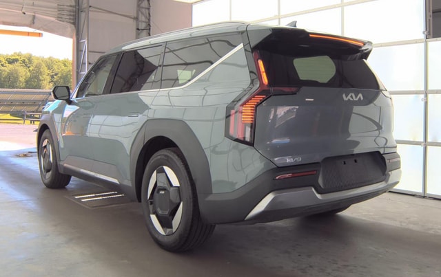2024 Kia EV9 Wind SUV