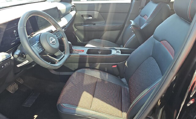 2025 Nissan Kicks SR SUV